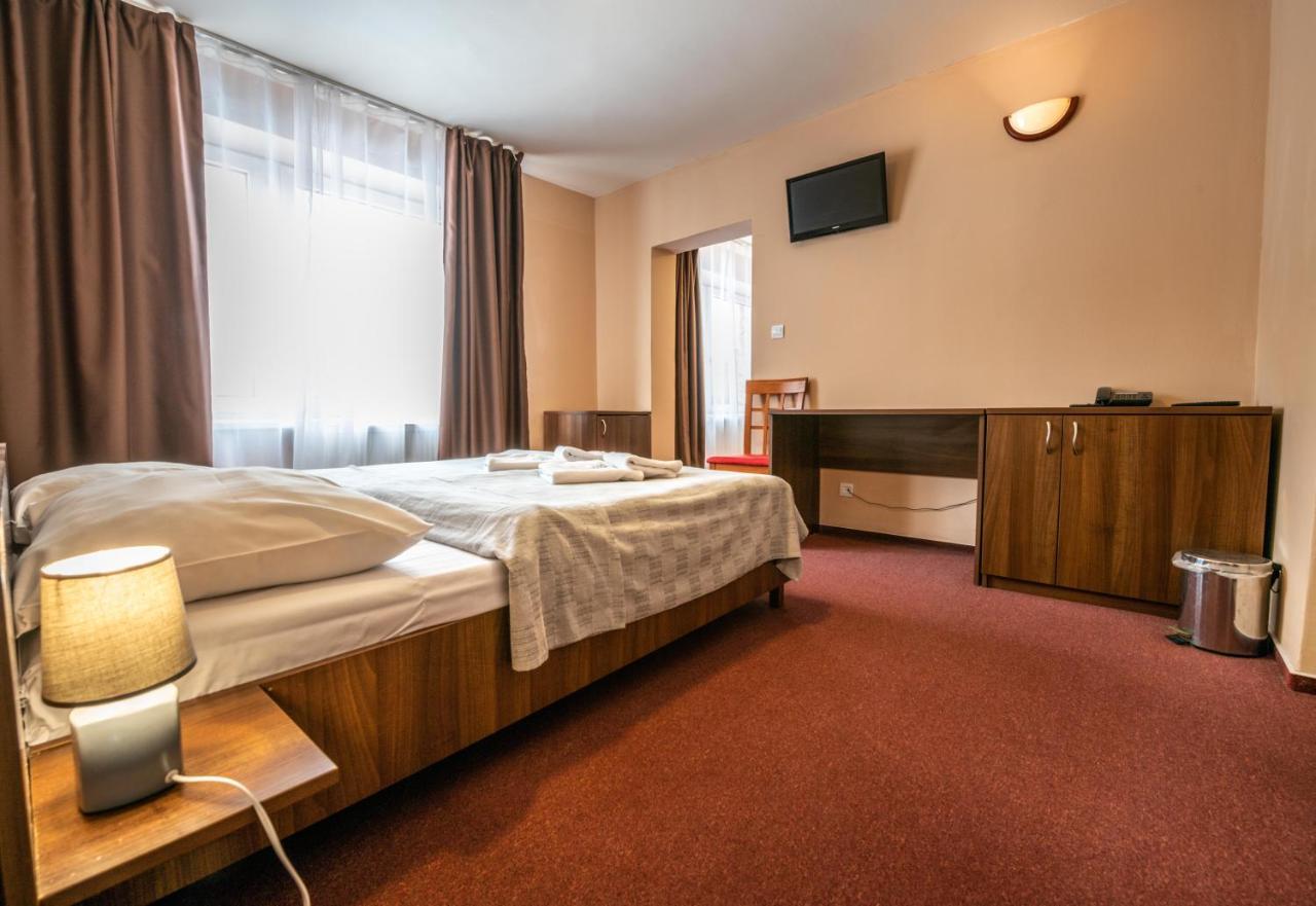 Grand Hotel Rooms Spisske Tomasovce Экстерьер фото