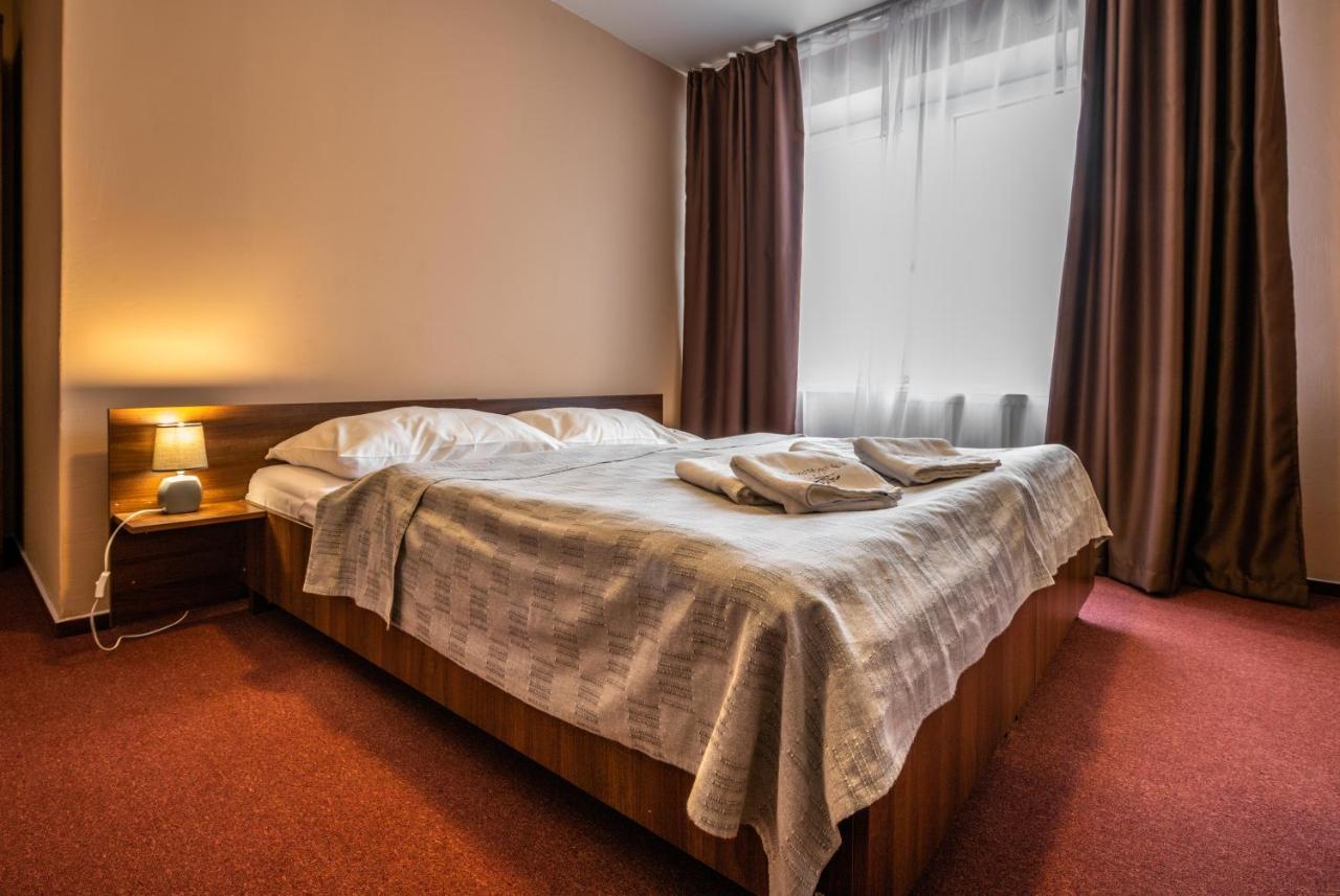 Grand Hotel Rooms Spisske Tomasovce Экстерьер фото