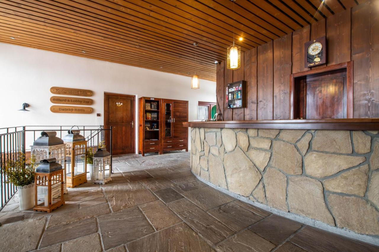 Grand Hotel Rooms Spisske Tomasovce Экстерьер фото