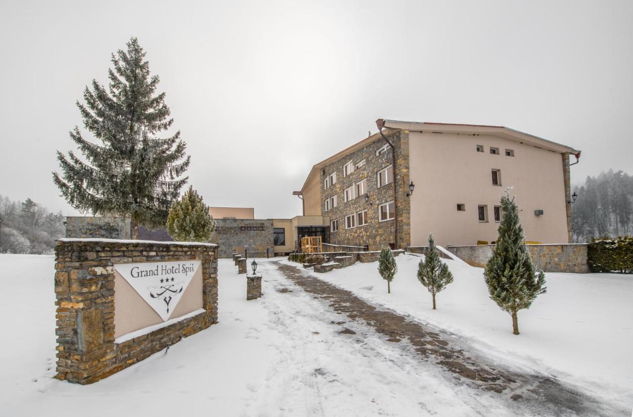 Grand Hotel Rooms Spisske Tomasovce Экстерьер фото
