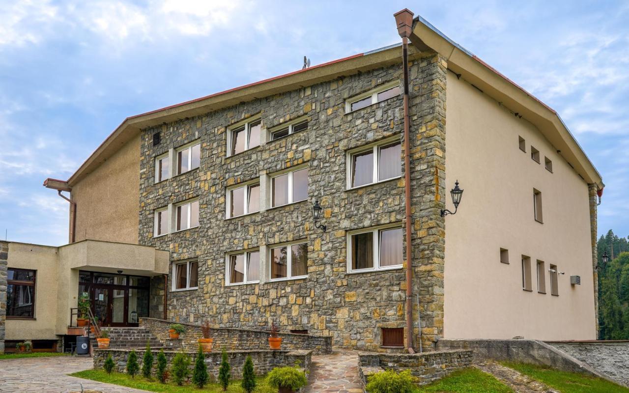 Grand Hotel Rooms Spisske Tomasovce Экстерьер фото