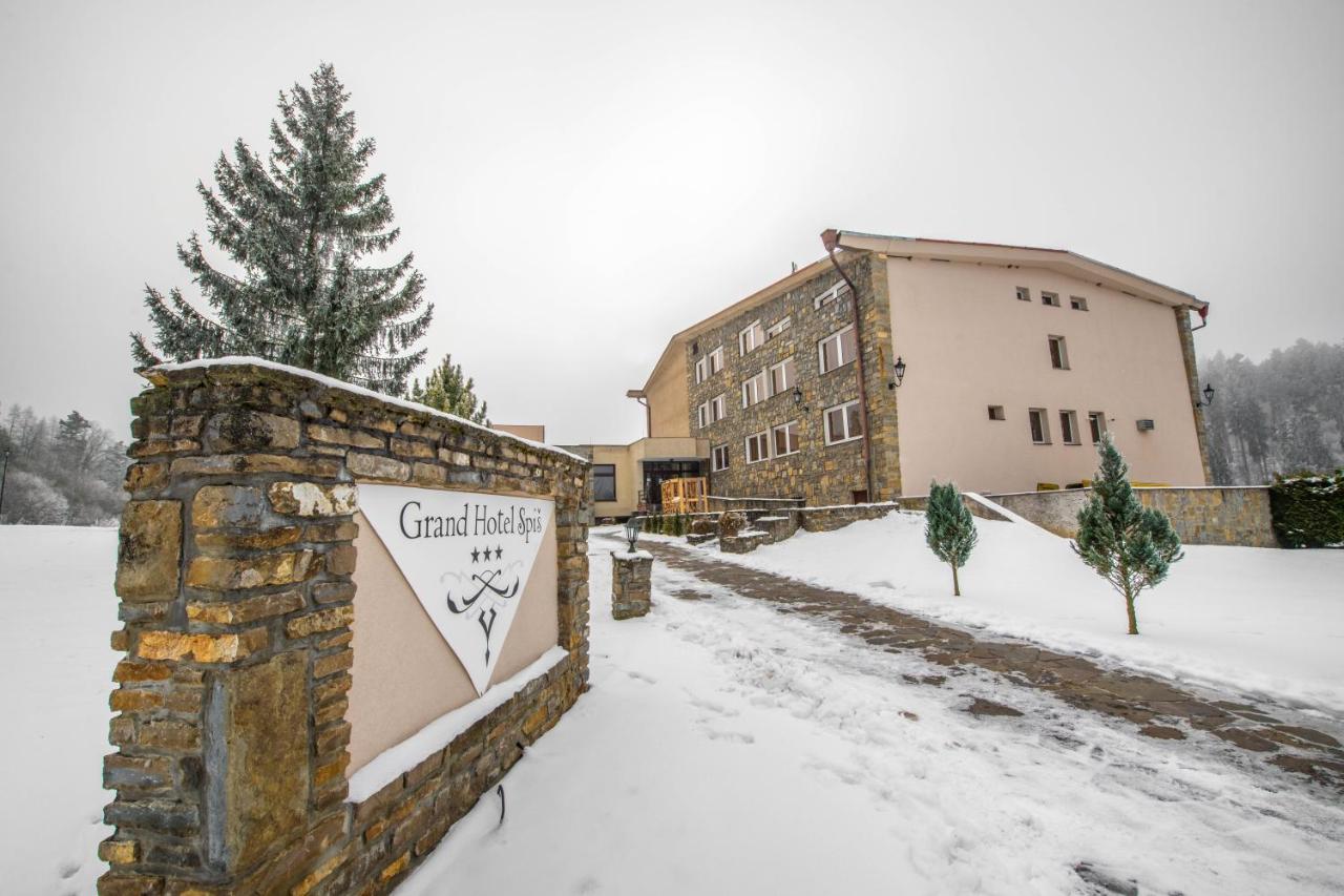 Grand Hotel Rooms Spisske Tomasovce Экстерьер фото