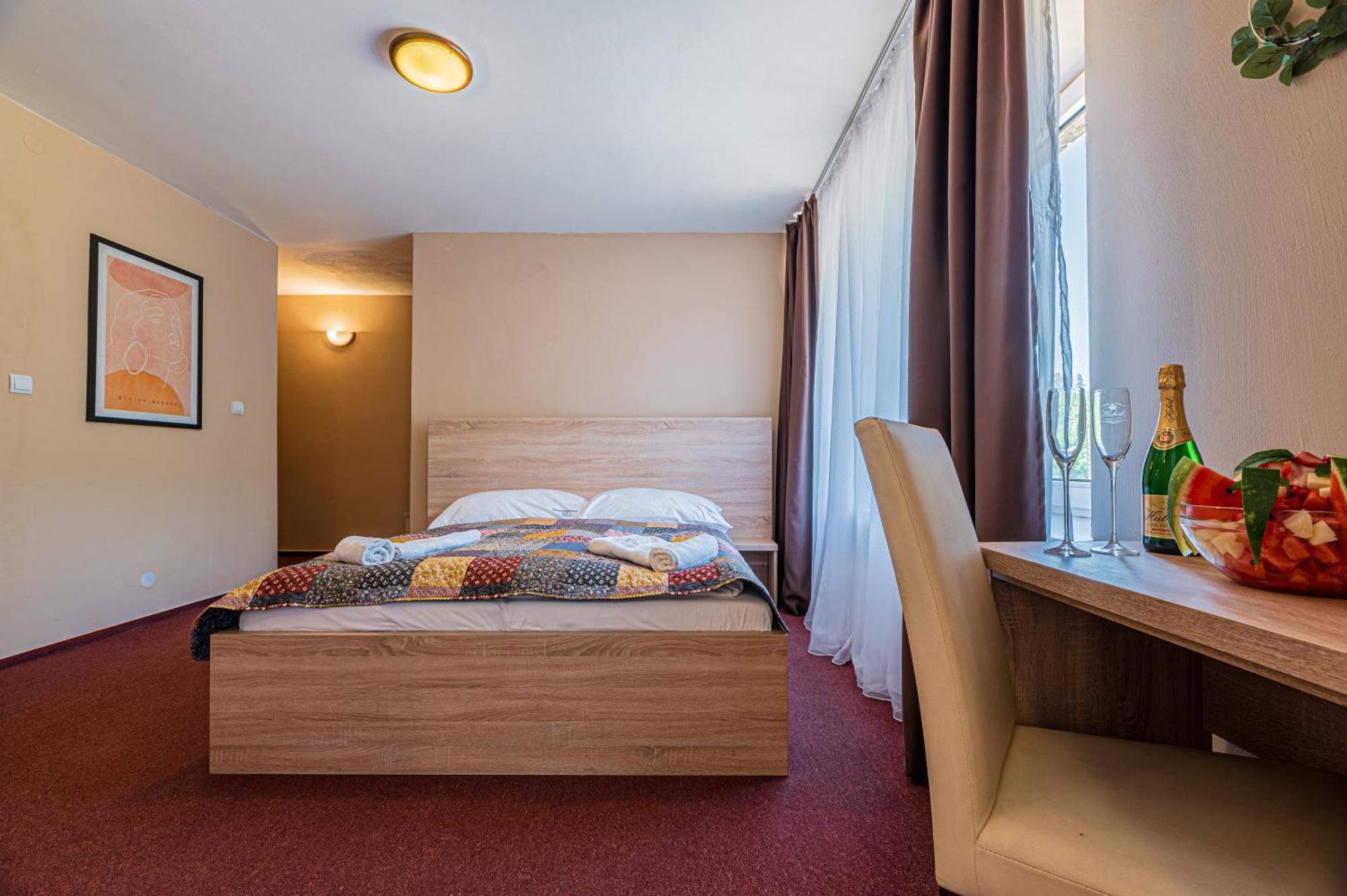 Grand Hotel Rooms Spisske Tomasovce Экстерьер фото