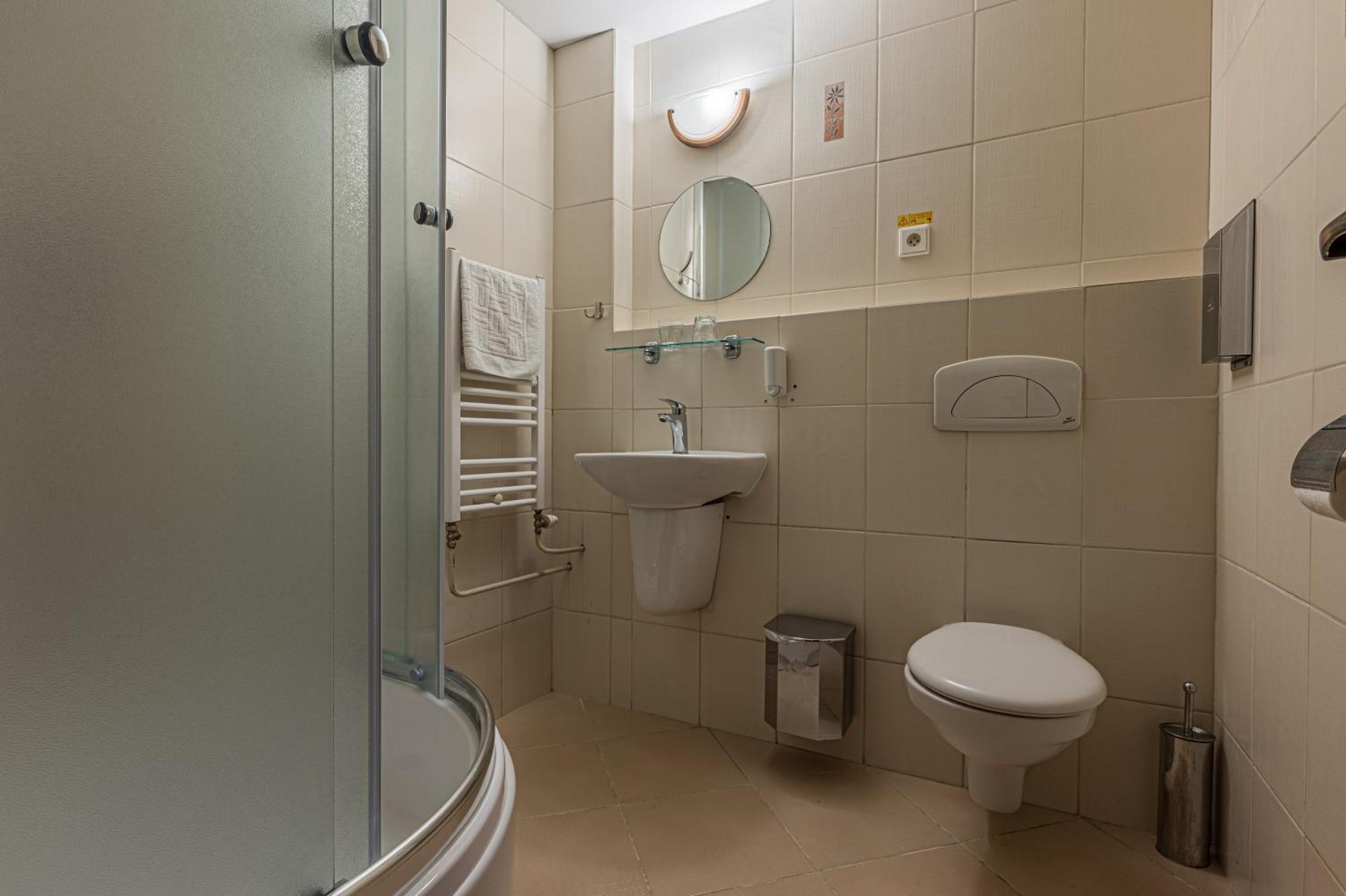 Grand Hotel Rooms Spisske Tomasovce Экстерьер фото