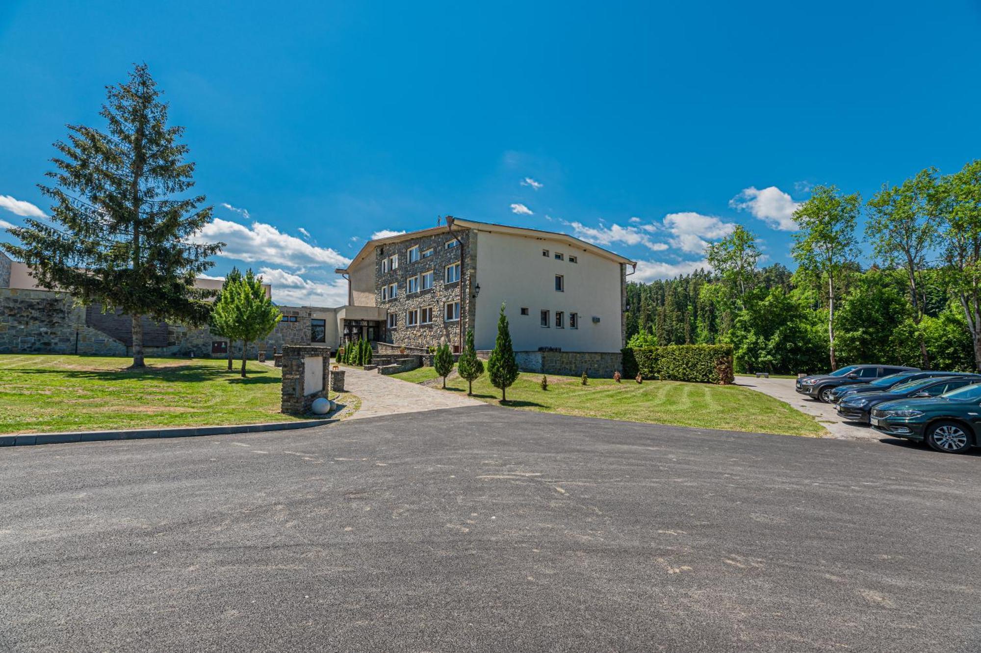 Grand Hotel Rooms Spisske Tomasovce Экстерьер фото