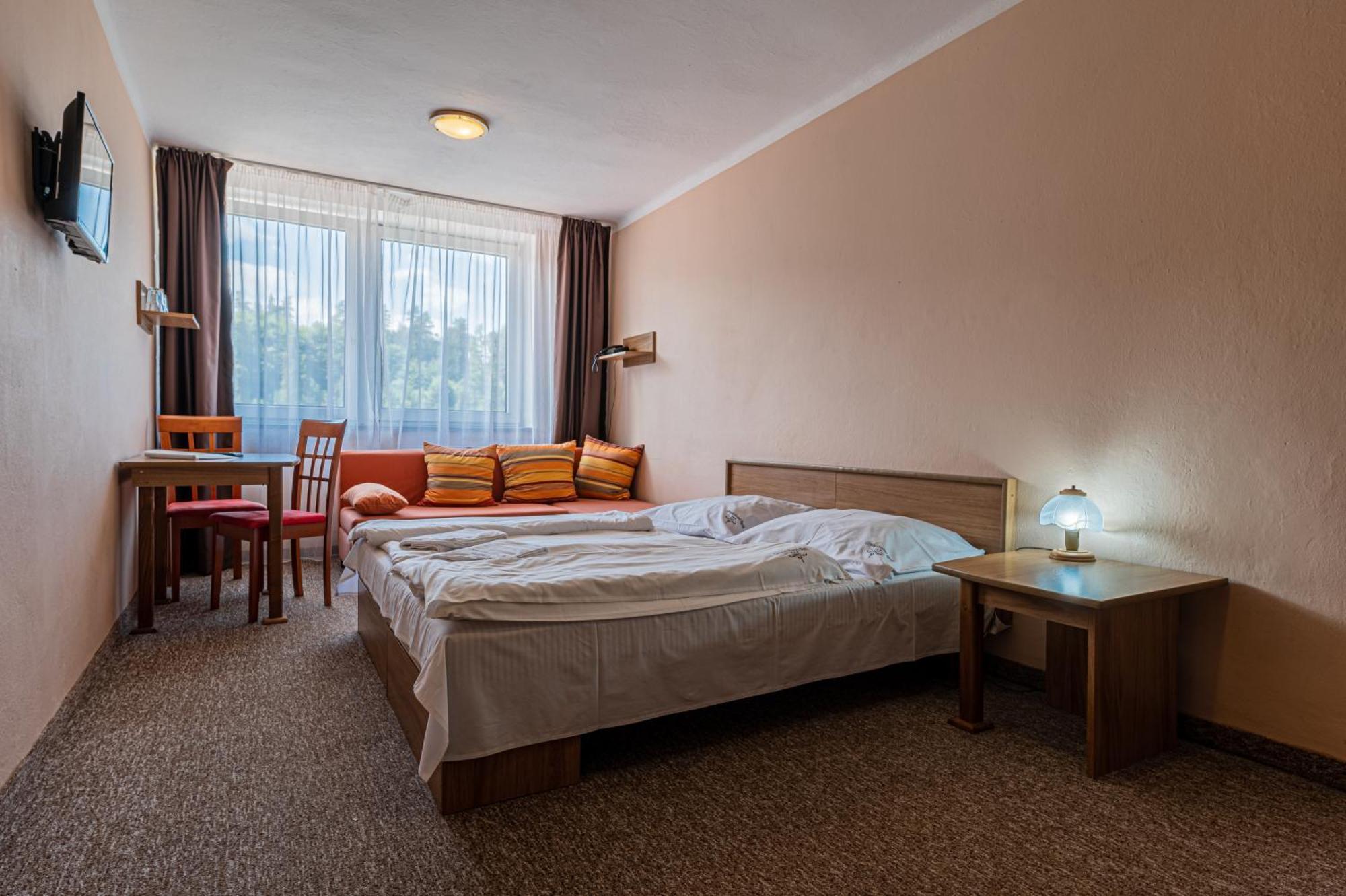 Grand Hotel Rooms Spisske Tomasovce Экстерьер фото