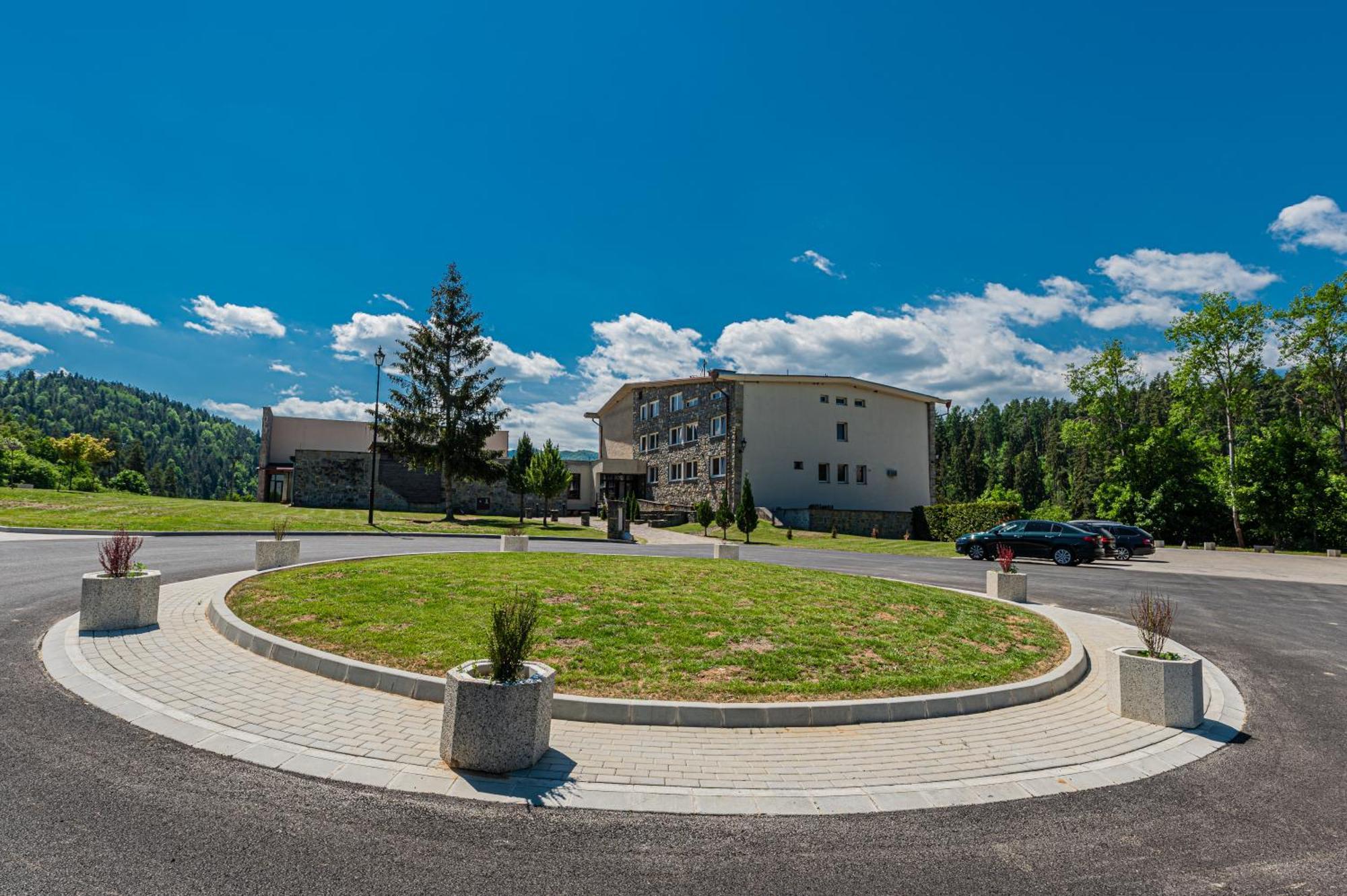 Grand Hotel Rooms Spisske Tomasovce Экстерьер фото